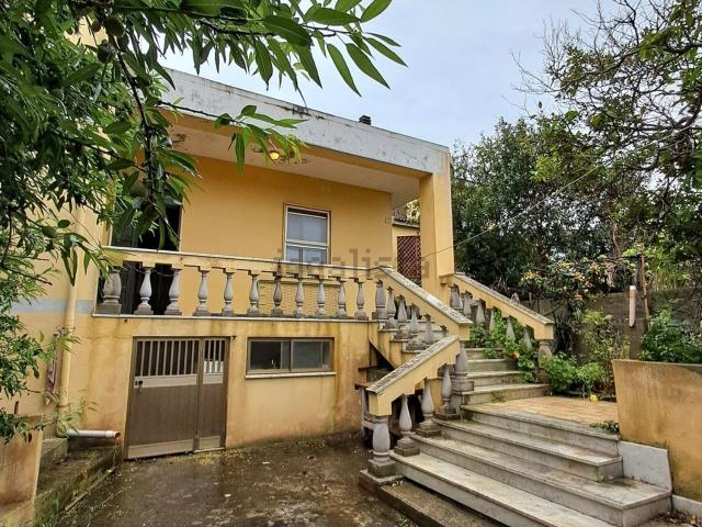Villetta indipendente in vendita di 197 m² in Via del Pero