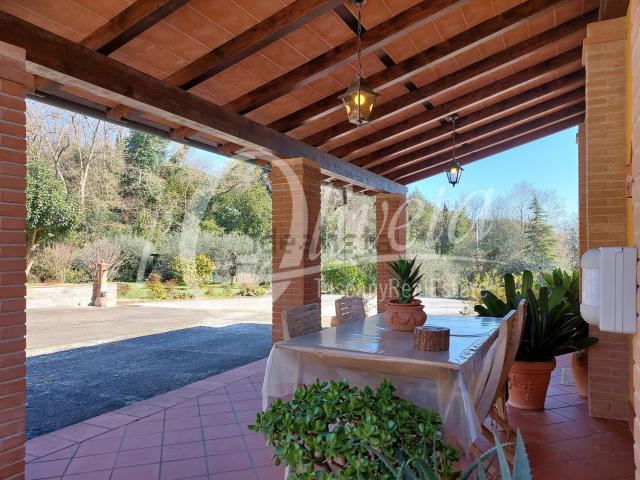 Villetta indipendente in vendita di 197 m² in Via della Bordogna