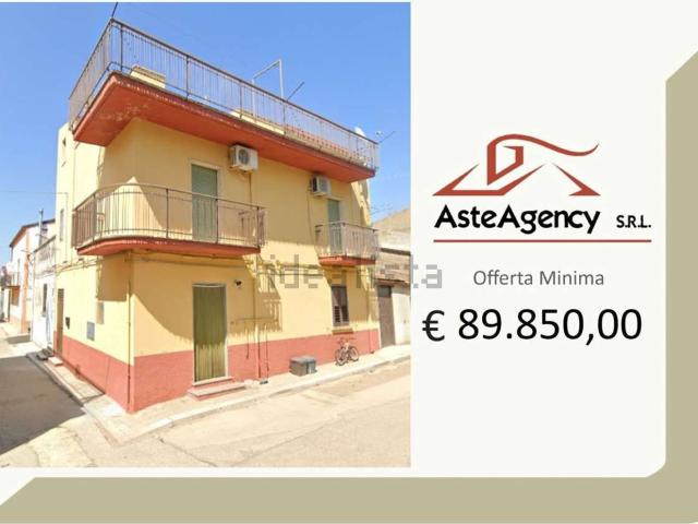 Villetta indipendente in vendita di 197 m² in Via Nino Bixio, 16