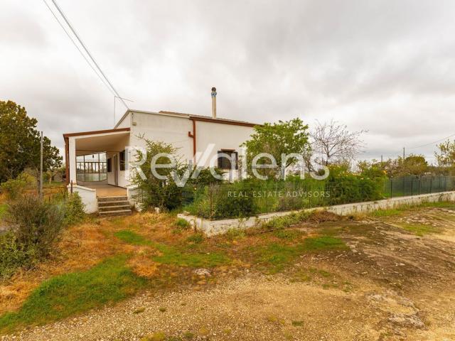 Villetta indipendente in vendita di 197 m² in Contrada Sgarrone