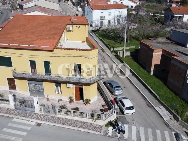 Villetta indipendente in vendita di 198 m² in Via Calvario, 54
