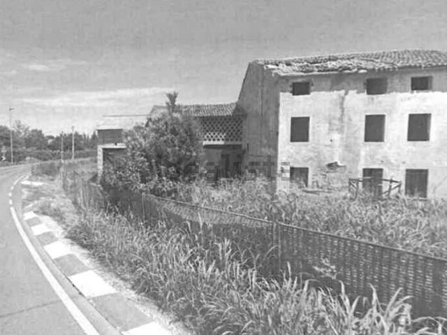 Villetta indipendente in vendita di 198 m² in Via Indipendenza