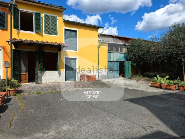 Villetta indipendente in vendita di 198 m² in Via L. Paolinelli, 100