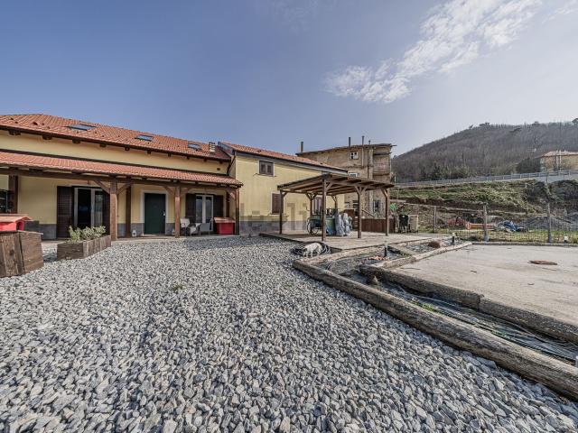 Villetta indipendente in vendita di 198 m² in Via San Giovanni del Monte