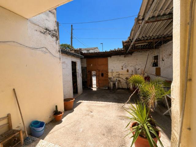 Villetta indipendente in vendita di 198 m² in Via Sassari