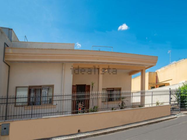 Villetta indipendente in vendita di 198 m² in Via Serracca, 19