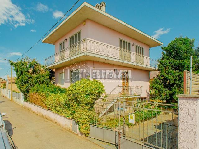 Villetta indipendente in vendita di 198 m² in Vicolo G. Verdi, 9