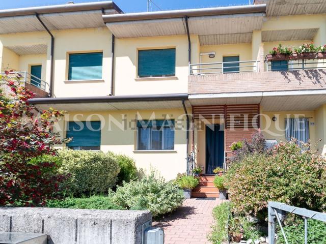 Villetta indipendente in vendita di 198 m² in Borgo Tombe