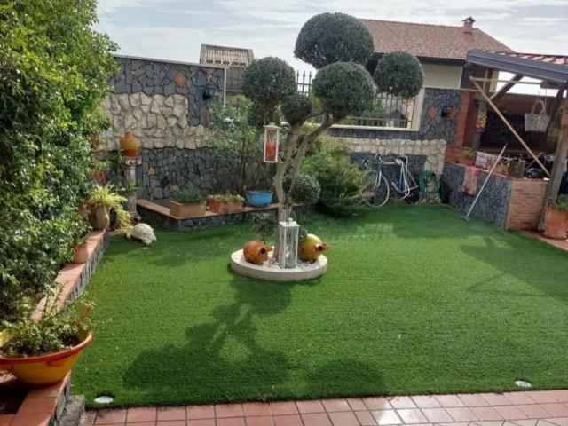 Villetta indipendente in vendita di 198 m² in Piazza Santa Barbara