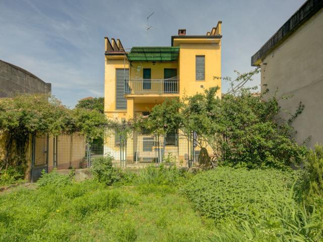 Villetta indipendente in vendita di 198 m² in Strada Basse del Lingotto, 33