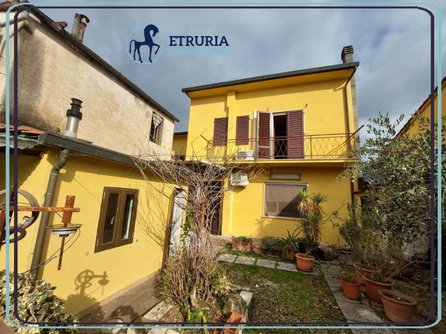 Villetta indipendente in vendita di 199 m² in Via Cesare Battisti