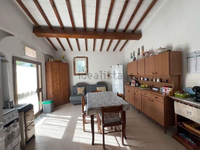 Villetta indipendente in vendita di 199 m² in Via Pregiuntino