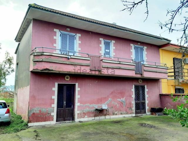 Villetta indipendente in vendita di 20000 m² in Via Potenza