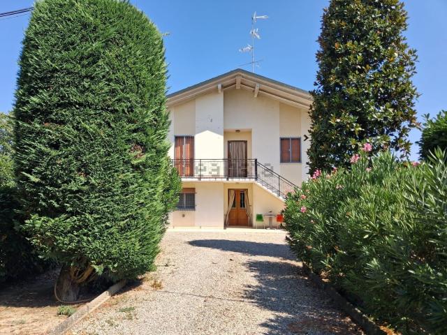 Villetta indipendente in vendita di 200 m²