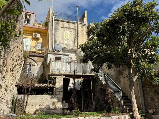 Villetta indipendente in vendita di 200 m² in Via 24 Maggio, 12