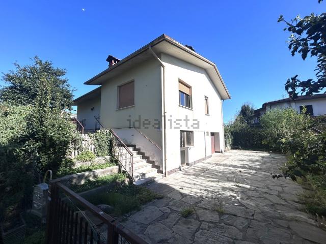 Villetta indipendente in vendita di 200 m² in Via Colombaia