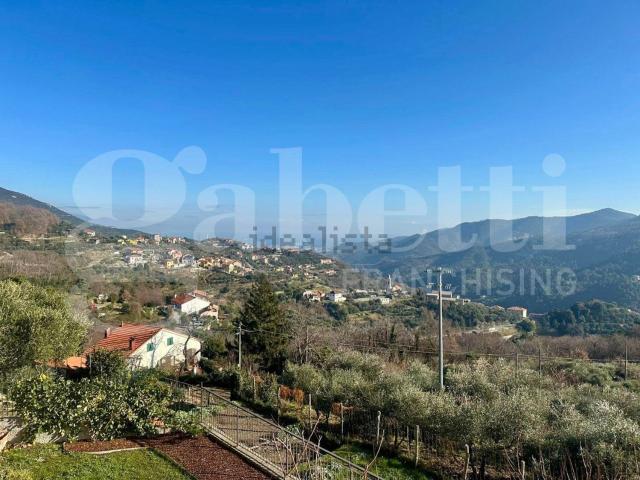 Villetta indipendente in vendita di 200 m² in Via Contrada