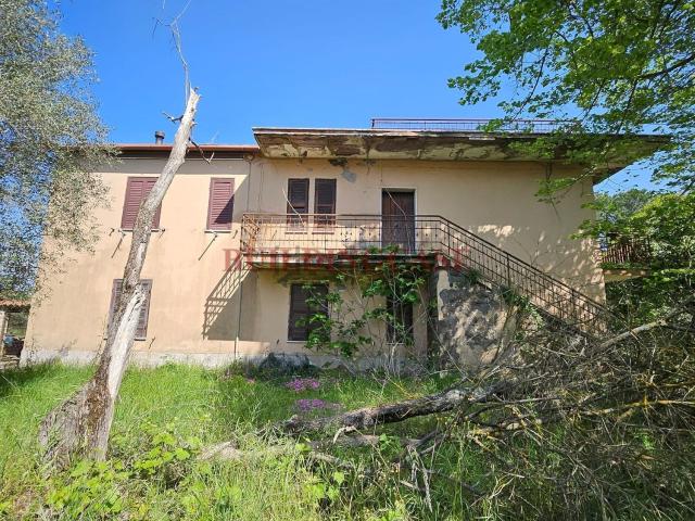 Villetta indipendente in vendita di 200 m² in Via Catalano