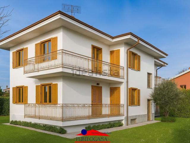 Villetta indipendente in vendita di 200 m² in Via Castelletto, 39