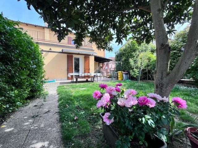 Villetta indipendente in vendita di 200 m² in Via Andrea Costa, 4
