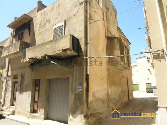 Villetta indipendente in vendita di 200 m² in Via Annibale Giardina