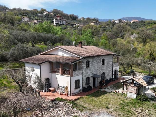 Villetta indipendente in vendita di 200 m² in Via Aurilli, 15