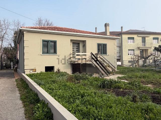 Villetta indipendente in vendita di 200 m² in Via B. Cellini, 15