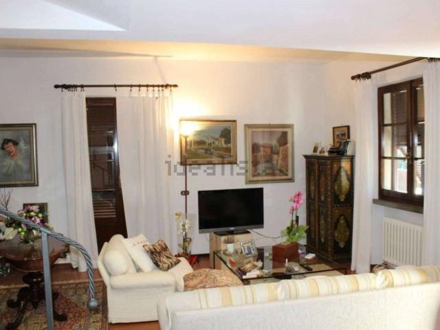 Villetta indipendente in vendita di 200 m² in Via G. Carducci