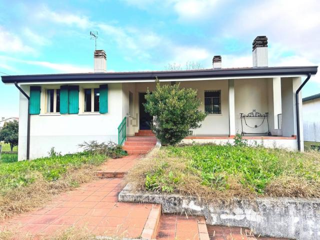 Villetta indipendente in vendita di 200 m² in Via G. Mazzini, 46