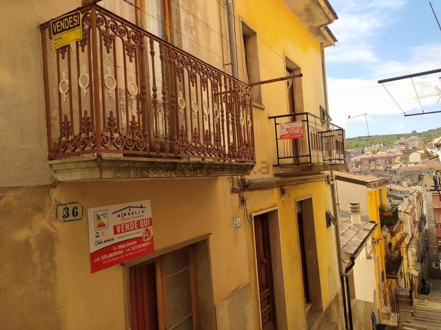 Villetta indipendente in vendita di 200 m² in Via Goffredo Mameli, 39