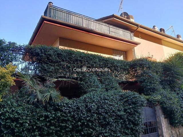 Villetta indipendente in vendita di 200 m² in Via Gagni