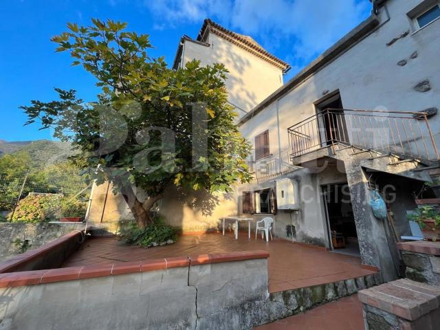 Villetta indipendente in vendita di 200 m² in Via Generale Petella, 13