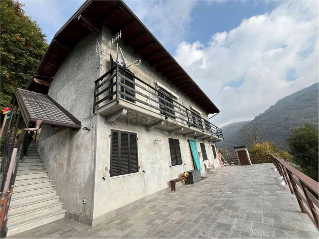 Villetta indipendente in vendita di 200 m² in Via Giulio Pastore
