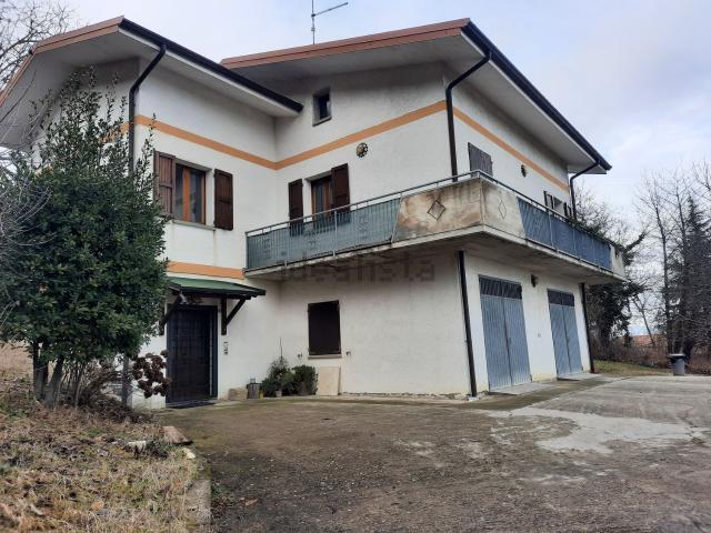 Villetta indipendente in vendita di 200 m² in Via Giardini Nord