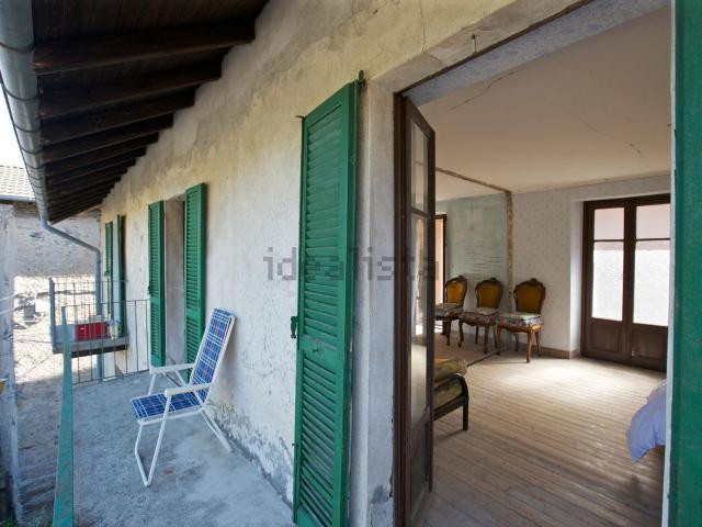 Villetta indipendente in vendita di 200 m² in Via Domenico Nicolini