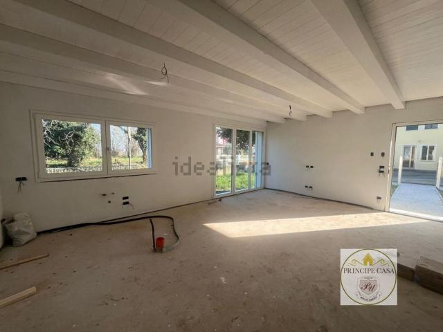 Villetta indipendente in vendita di 200 m² in Via Dante Alighieri