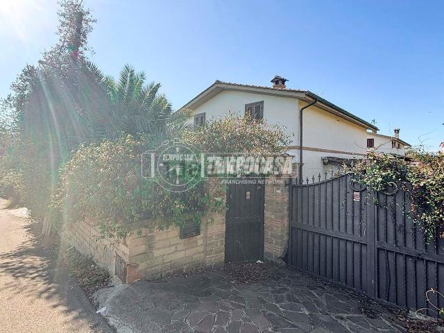 Villetta indipendente in vendita di 200 m² in Via dei Sambuchi