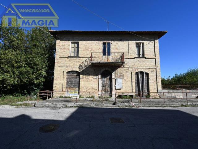 Villetta indipendente in vendita di 200 m² in Via della Stazione, 3