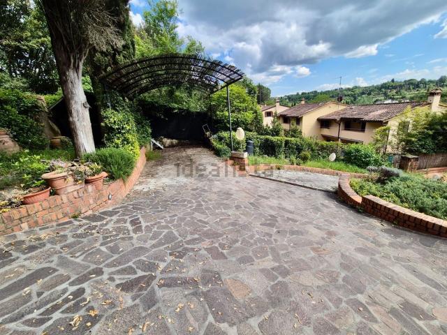 Villetta indipendente in vendita di 200 m² in Via delle Fonti