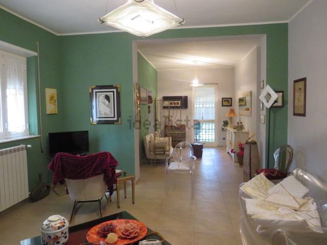 Villetta indipendente in vendita di 200 m² in Via delle Viole
