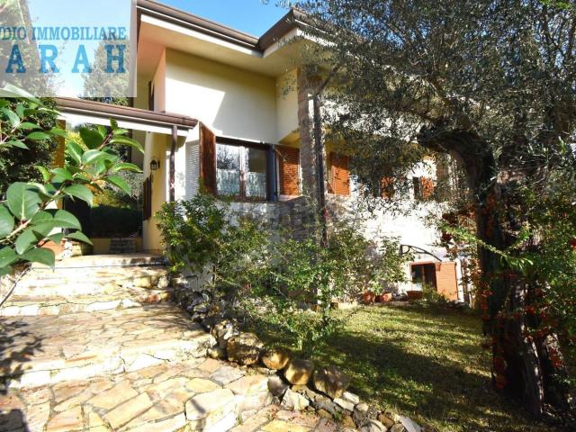 Villetta indipendente in vendita di 200 m² in Via di Chiavarino, 20