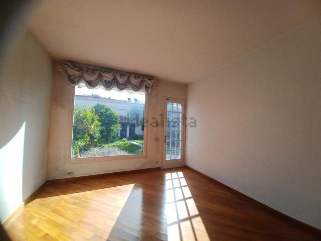 Villetta indipendente in vendita di 200 m² in Via Edmondo de Amicis