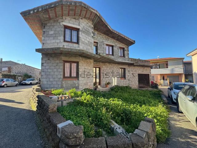 Villetta indipendente in vendita di 200 m² in Via Eleonora, 4