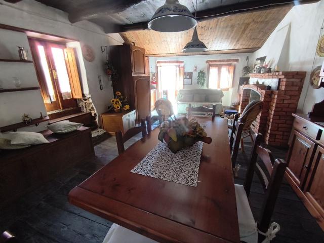 Villetta indipendente in vendita di 200 m² in Via Eleonora D&apos Arborea, 33