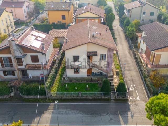 Villetta indipendente in vendita di 200 m² in Via Ercole Pisi, 1