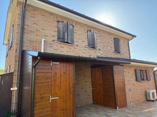 Villetta indipendente in vendita di 200 m² in Via Fabbrici e Ville
