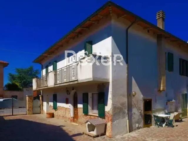 Villetta indipendente in vendita di 200 m² in Via Fratelli Braschi