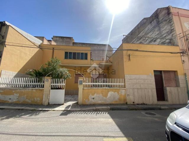 Villetta indipendente in vendita di 200 m² in Via IV Aprile, 29