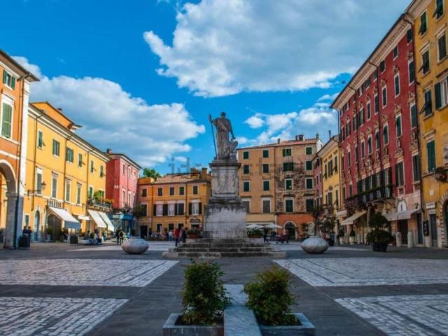 Villetta indipendente in vendita di 200 m² in Via Loris Giorgi
