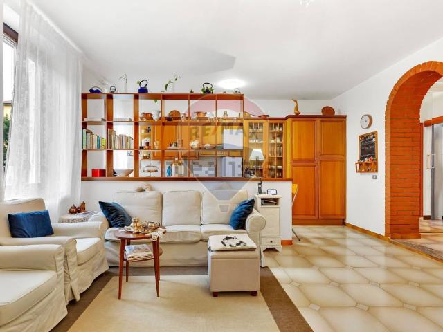 Villetta indipendente in vendita di 200 m² in Via Luigi Cadorna, 56